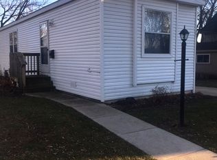 241 Northshore Rd, Elgin, IL 60123