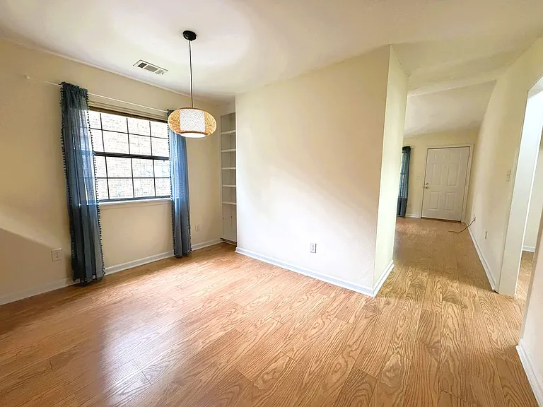 136 Belmont Rd — Photo 13