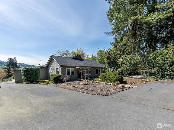 5th image of 3805 Pacific Way