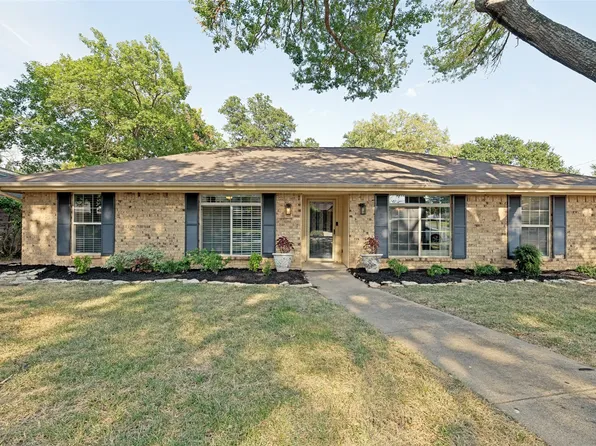 2401 Radcliffe Dr, Arlington, TX 76012