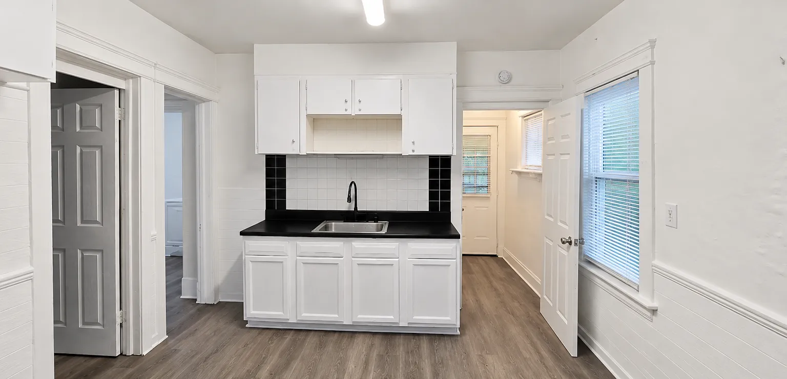 9522 Dunlap Avenue — Photo 3