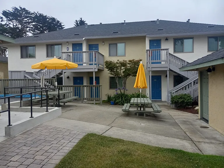 Sea Breeze Apartments for rent in Marina, CA — Photo 28