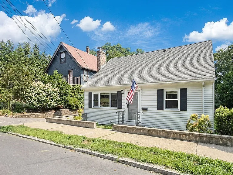 143 Perham St — Photo 3