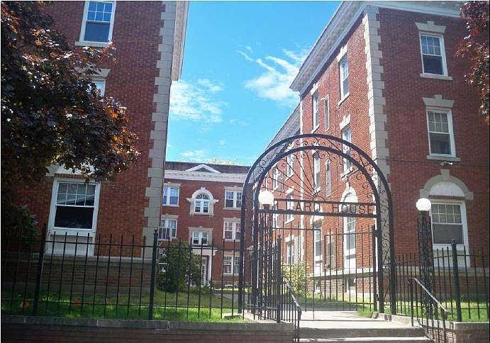 2nd image of 45 Willard St #3CL