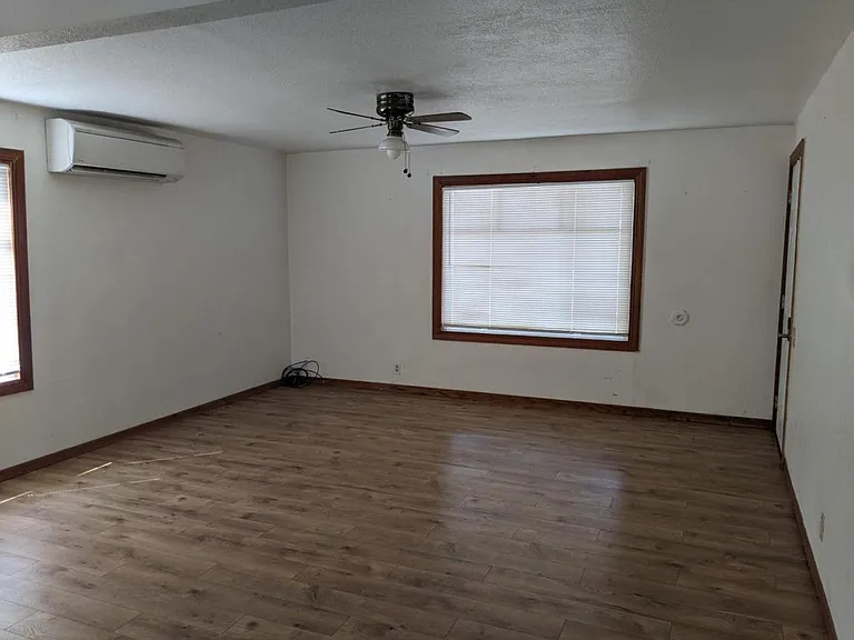 1456 Bebeau Ln — Photo 2