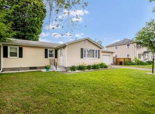 34 Narragansett Blvd, Chicopee, MA 01013