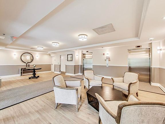 3rd image of 440 W Mahogany Ct Unit 209