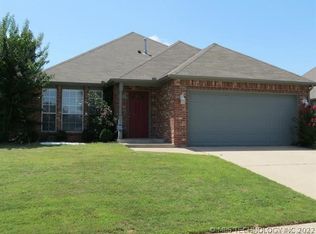 1828 S Maple Ave, Broken Arrow, OK 74012