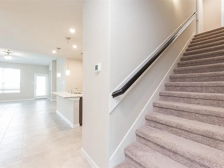 1230 Glendora Dr — Photo 5