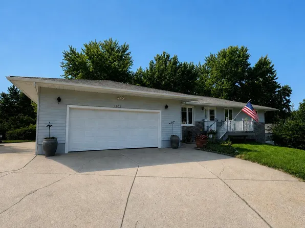 1902 Maurer Dr, Norfolk, NE 68701