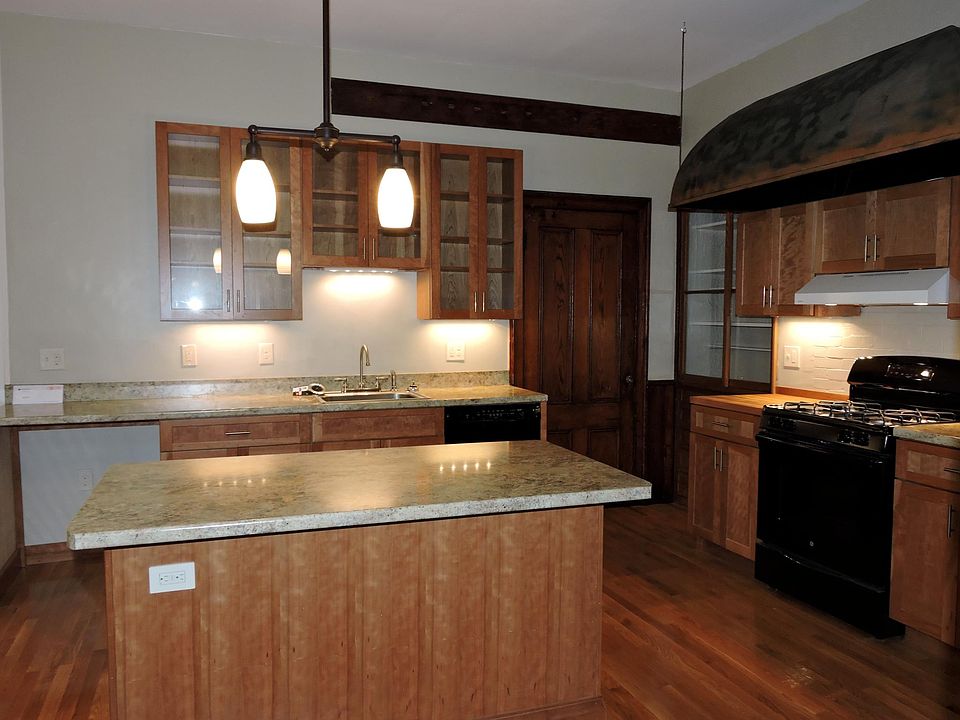 1st image of 355 Essex St #1