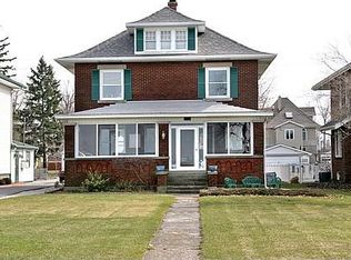608 E Perry St, Port Clinton, OH 43452