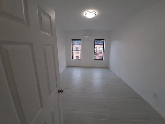 Rented by Jade Stone Real Estate Consulting | media 23