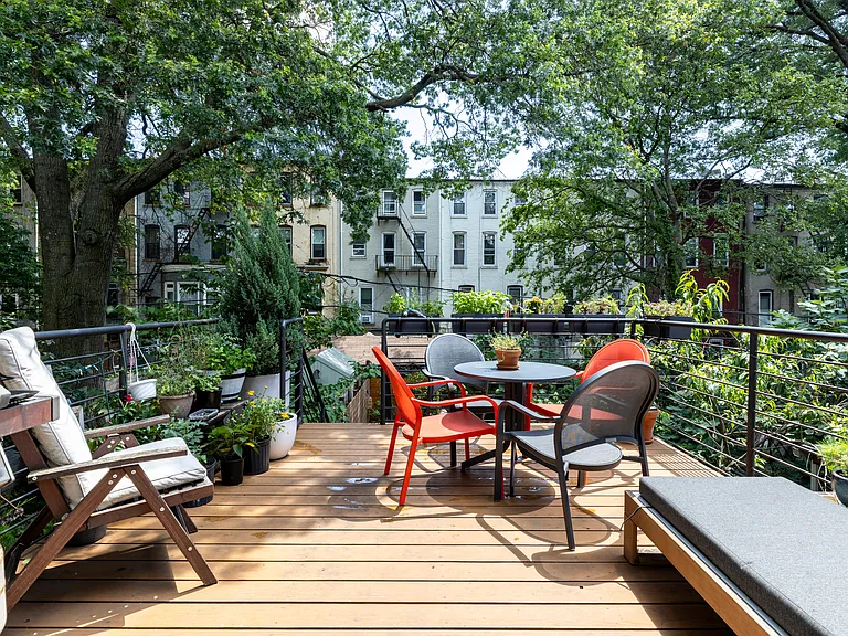 504 Halsey St #2 — Photo 7