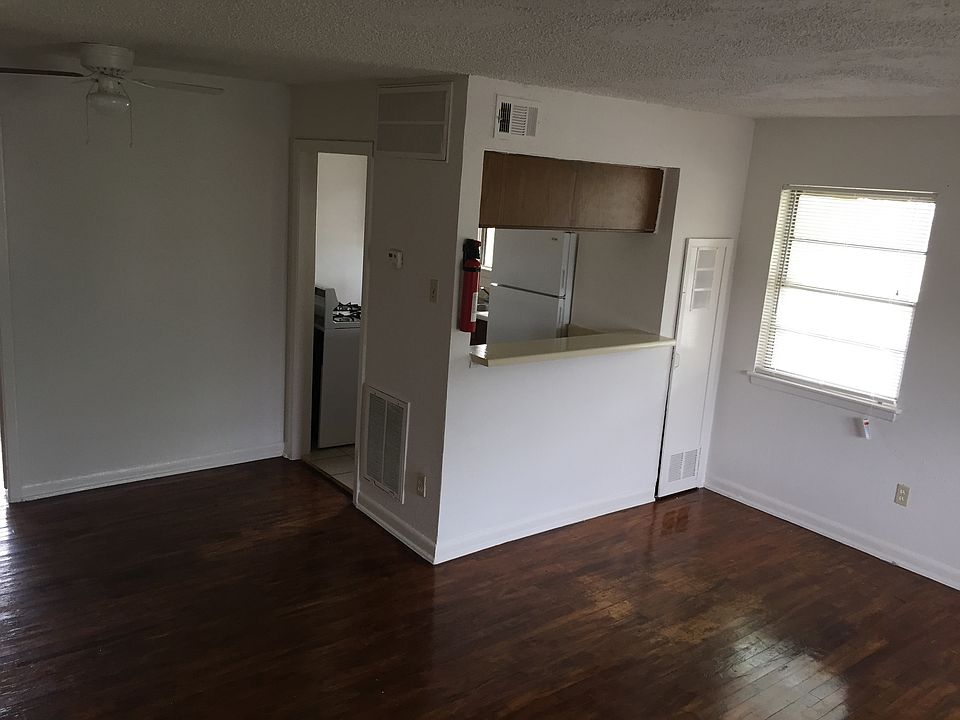 Living area view to kitchen