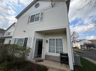 70 Heather Glen Dr, Aurora, IL 60504