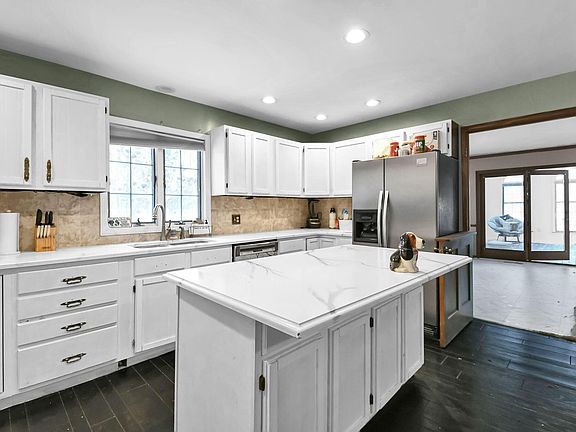 5th image of 309 Vanderbilt Rd