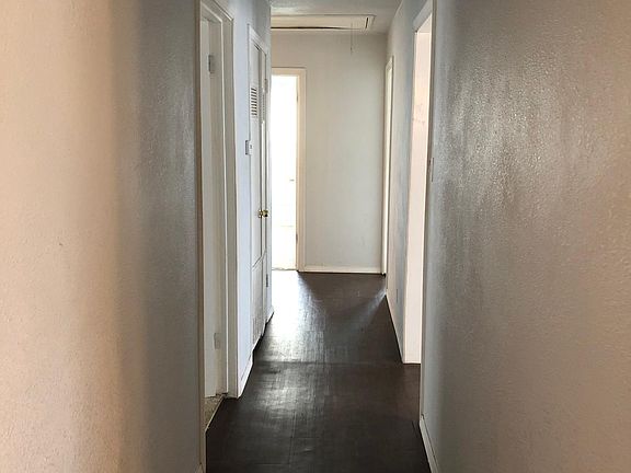 5th image of 944 Walter St