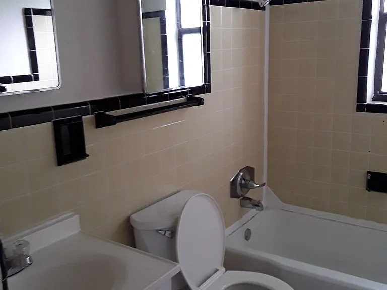 120 Laurel Oak St #2 — Photo 6