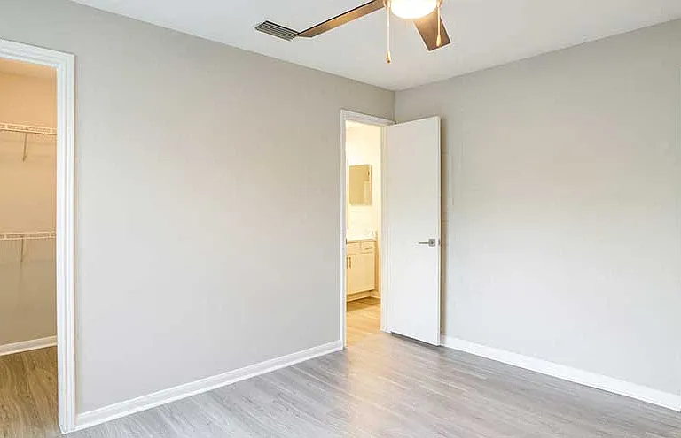 Kenwood Club at the Park Apartments — Photo 10