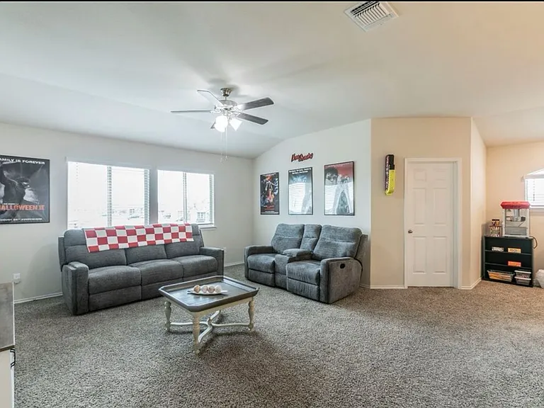 2824 Jackal Dr — Photo 28