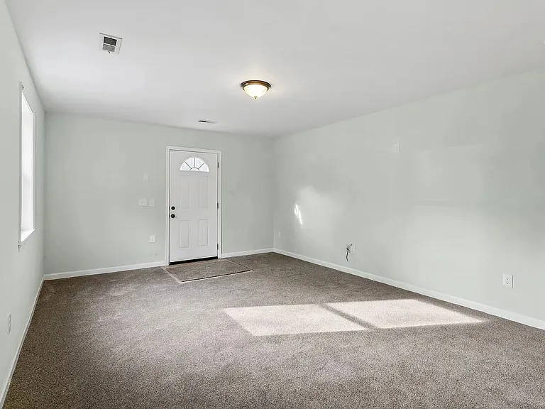 8157 Sheffield Dr — Photo 5
