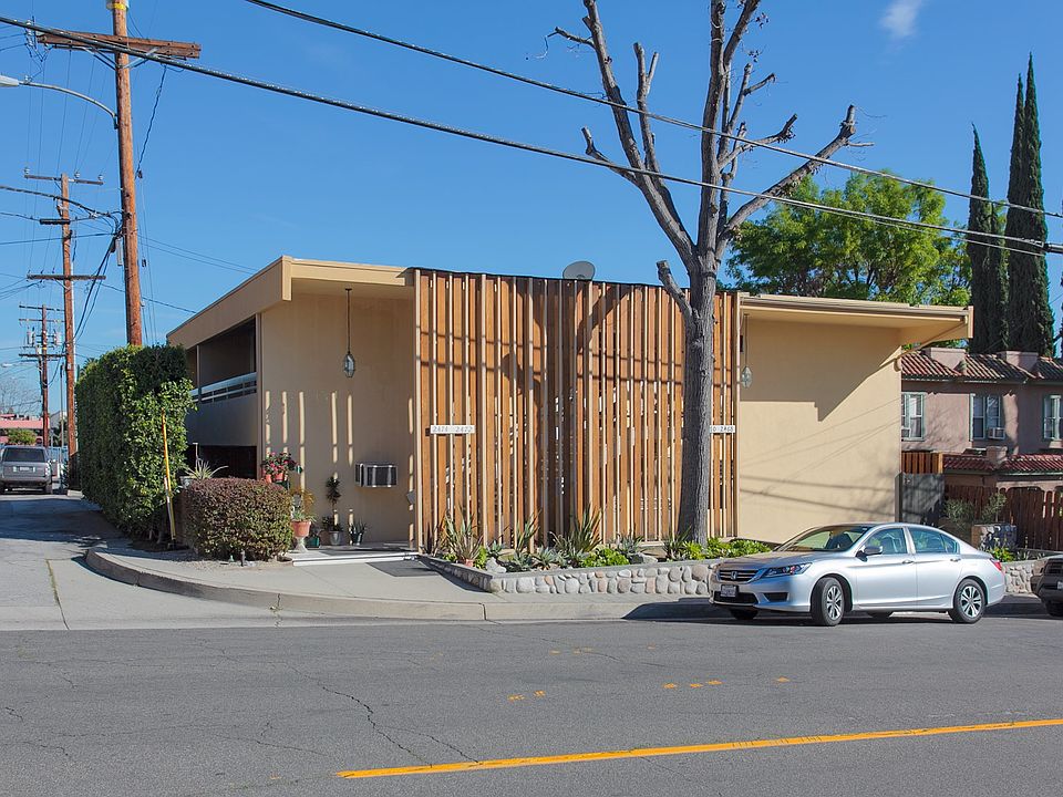 1st image of 2474 El Molino Ave