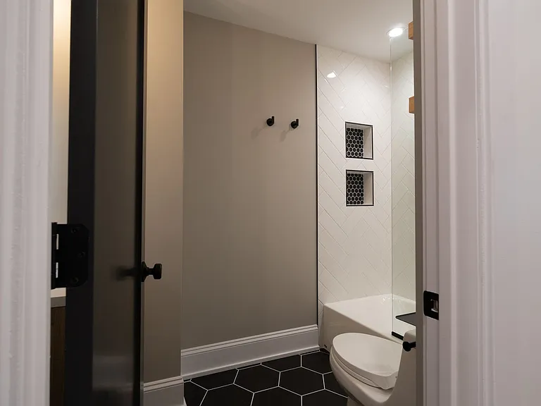 4747 N Beacon St #2N — Photo 36