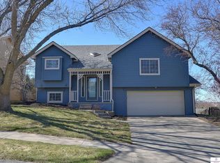 5524 N 113th St, Omaha, NE 68164