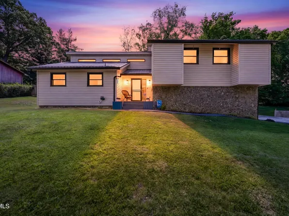 3540 McIntosh Dr, Kingsport, TN 37663