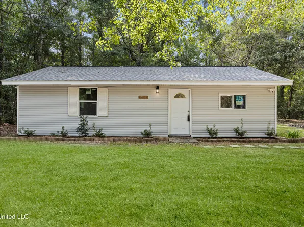 7083 Jefferson St, Bay Saint Louis, MS 39520