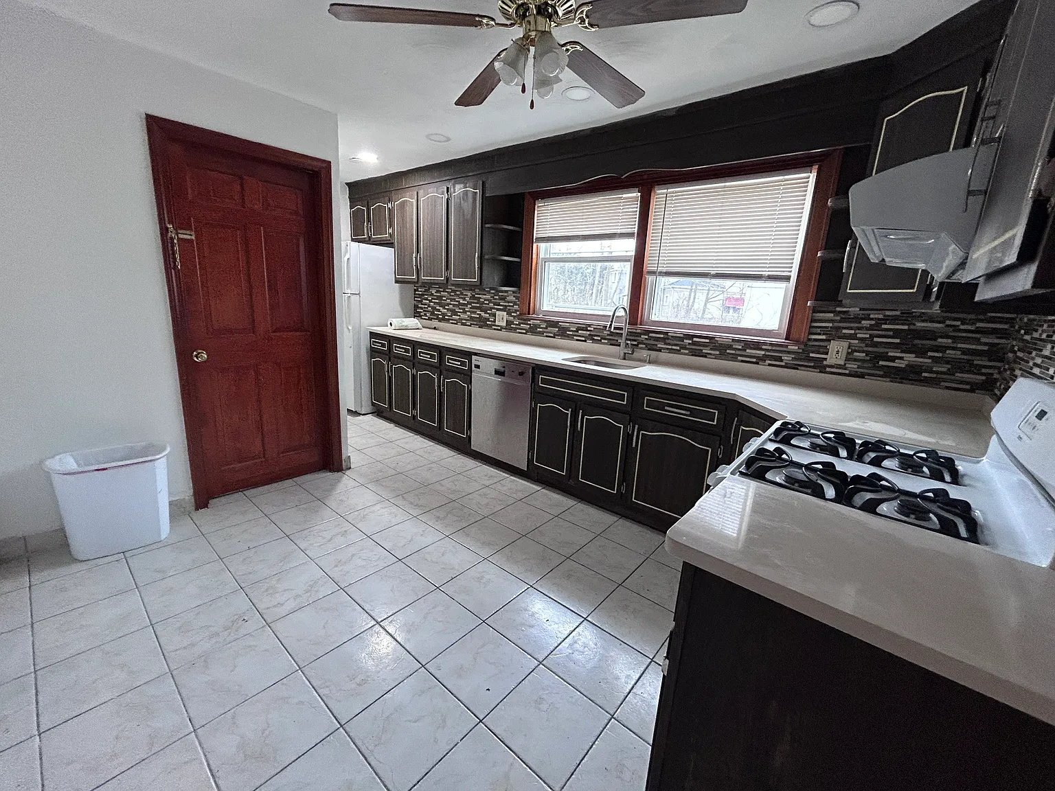 2 bed, 1000 sqft, $2,600 — Photo 4