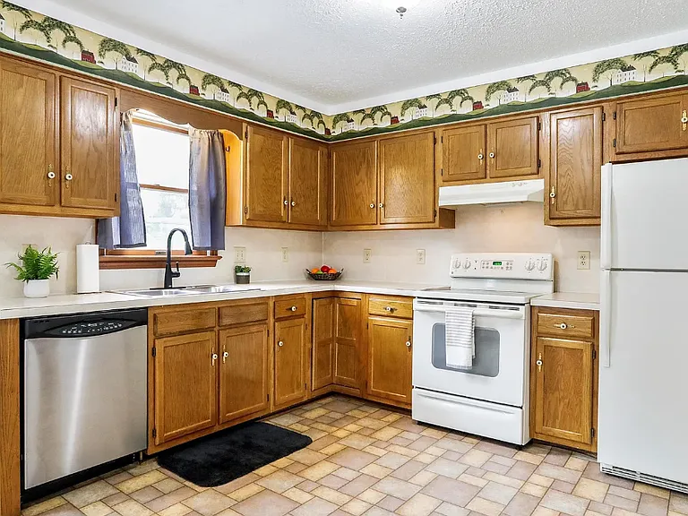 220 7th Ave #220 — Photo 4
