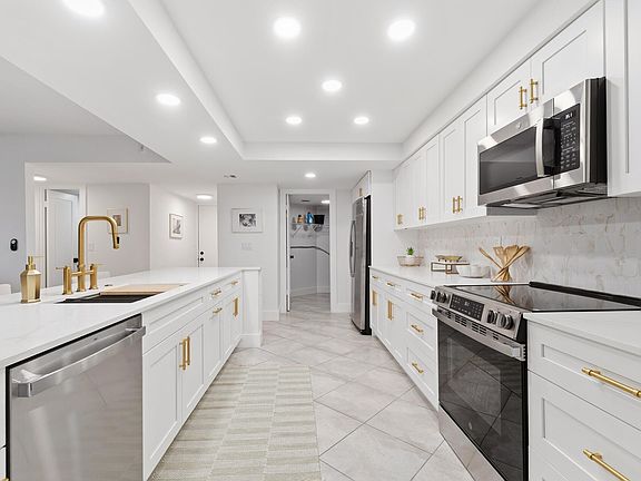 5th image of 2455 Lindell Blvd APT 3103