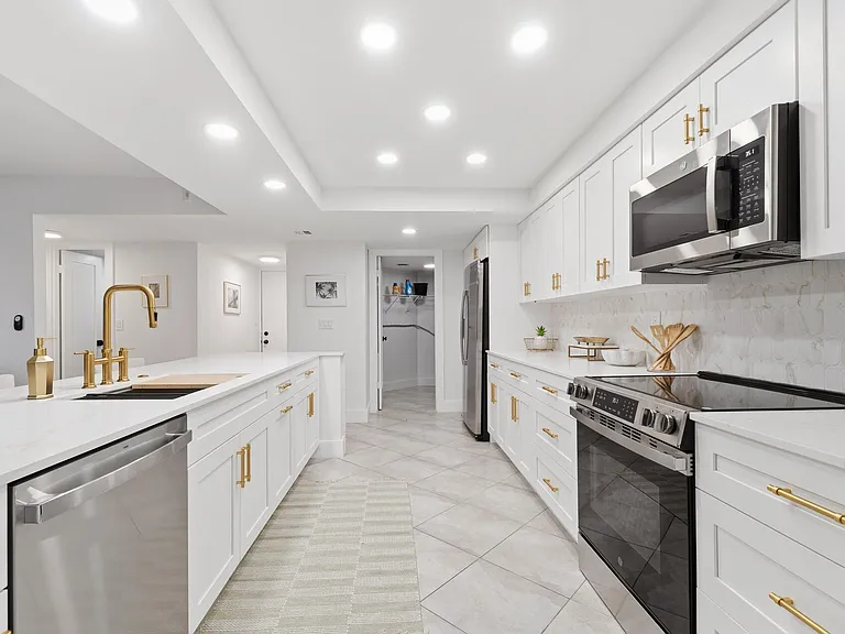 2455 Lindell Blvd #3103 — Photo 5