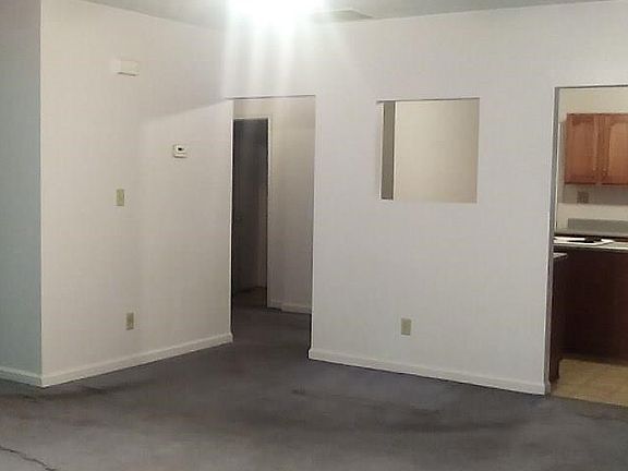 5th image of 1128 Crocus Dr