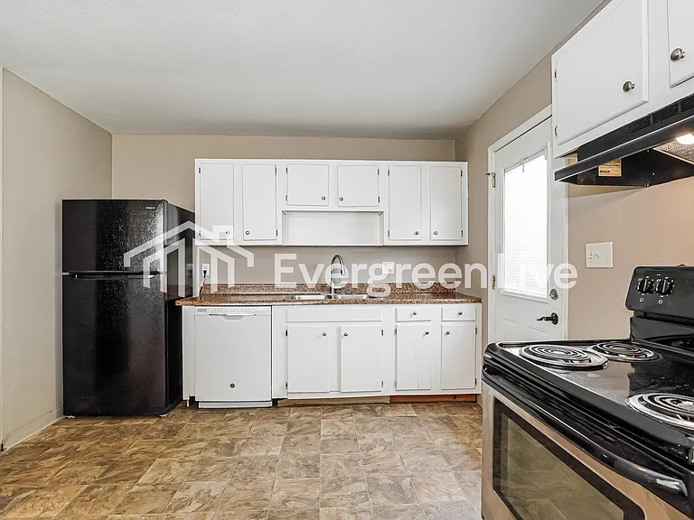 3763 Amwell Rd E — Photo 5