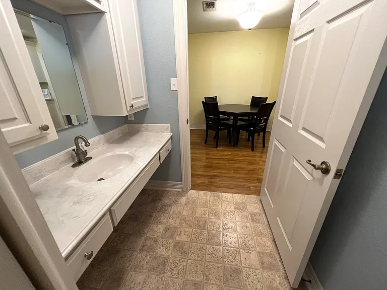 1825 Glenway Dr — Photo 15