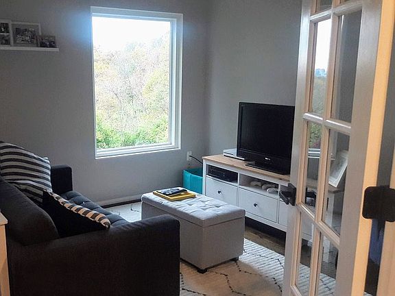 Living/office w french doors