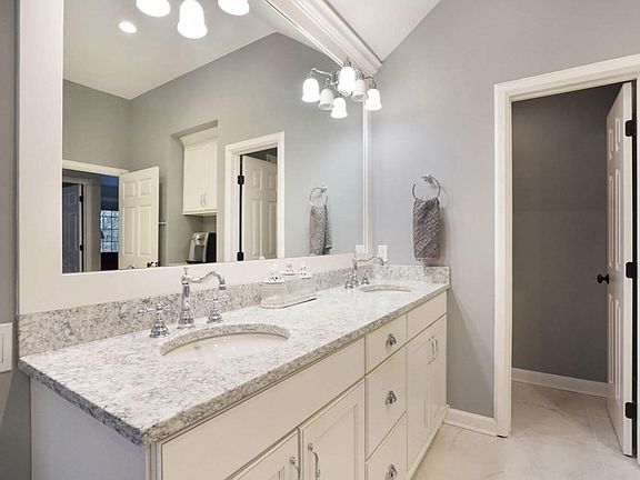 4th image of 4981 Winteridge Dr NE #40