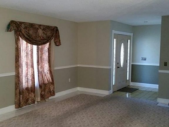 3rd image of 6616 Henrich Dr