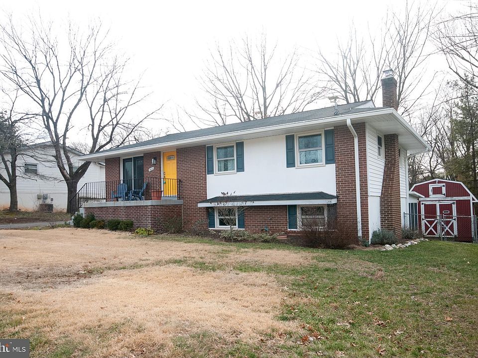 1st image of 403 E Charlotte St