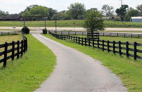4th image of 7633 E State Highway 71