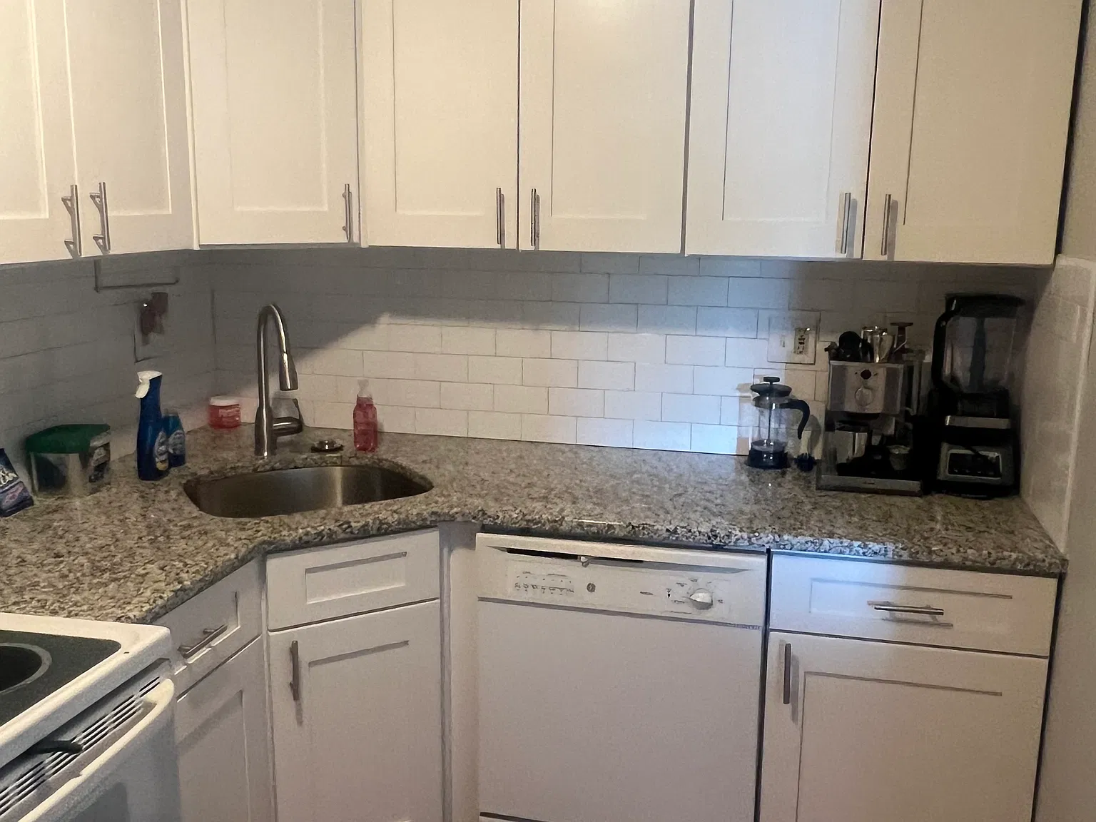 2 bed, 900 sqft, $1,800 — Photo 3