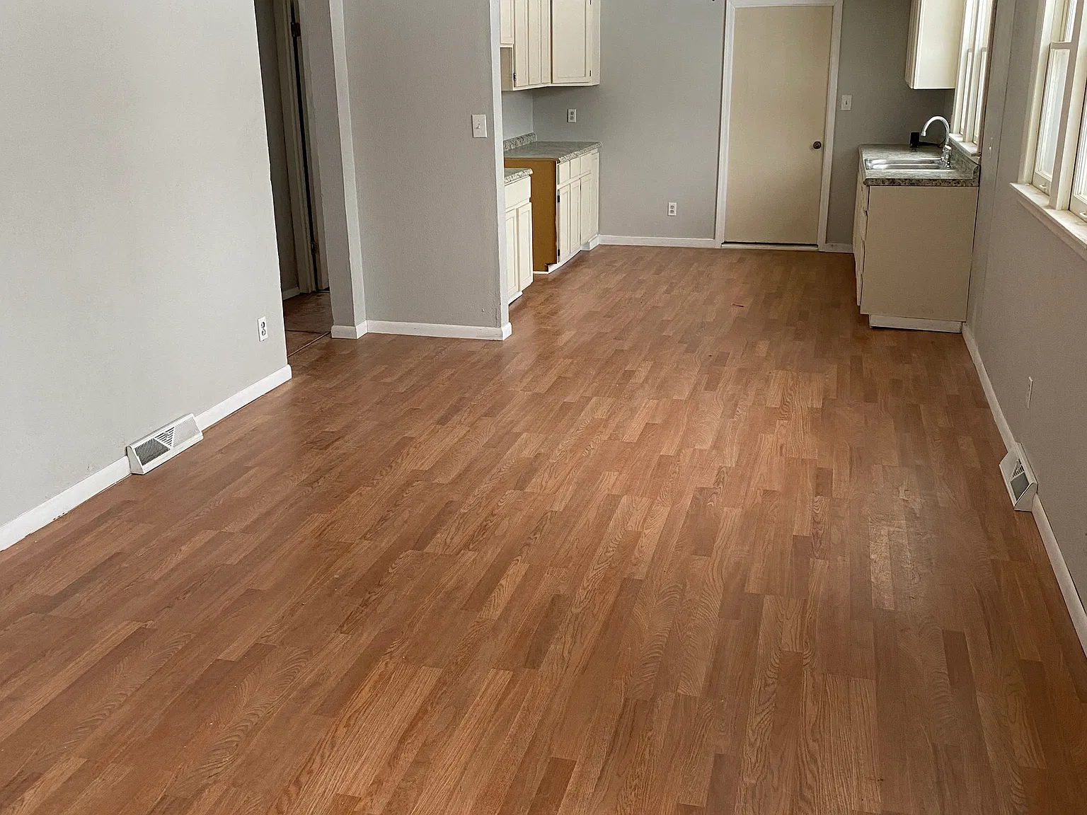3 bed, 1008 sqft, $1,500 — Photo 2