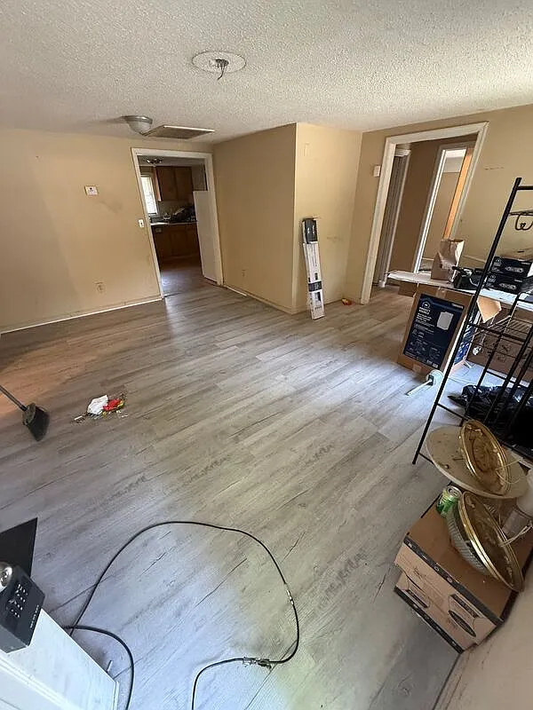 2 bed, 1.0 bath, 800 sqft, $825 — Photo 2