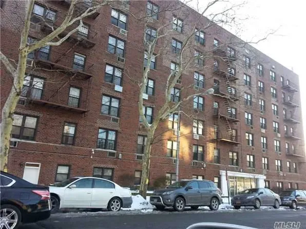 15272 Melbourne Ave APT 3R, Flushing, NY 11367