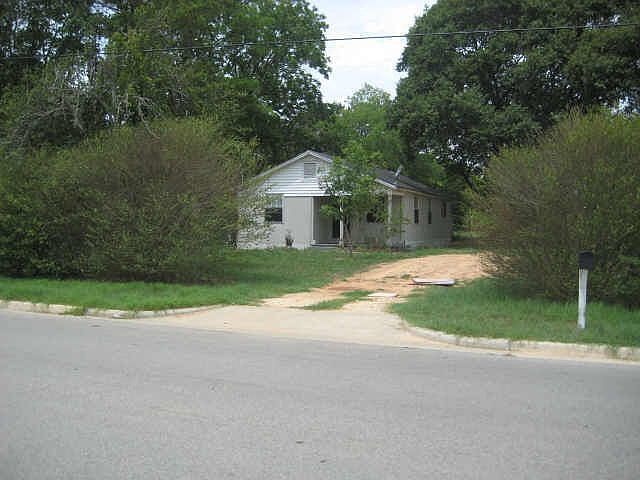2nd image of 1661 Eagle Lake Rd