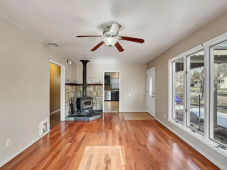 320 High St — Photo 5