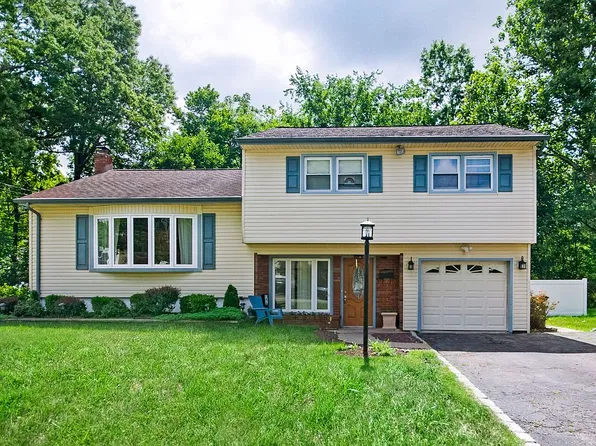 8 Brook Pl, West Orange, NJ 07052